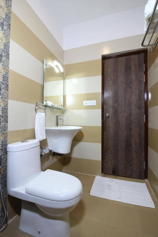 Hotel K11 Haldwāni Екстериор снимка